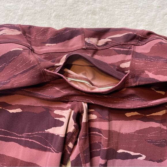 L.L. Bean Pink Tone Camo Boundless Performance Pocket Tights Size Large - Picture 5 of 10